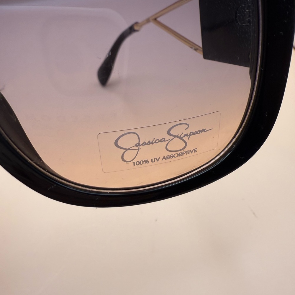New-Jessica Simpson Black and Gold Women's Sunglasses**FREE gift included** - Picture 6 of 7